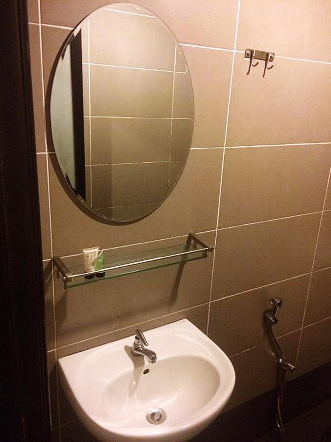 Hotel Sara'S Inn, Shah Alam Esterno foto